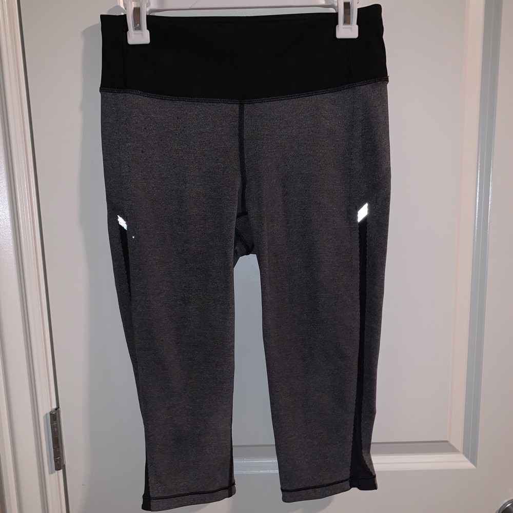 *Brand New* Lulu Athletica Capri Leggings